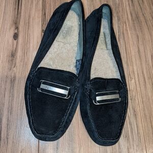 UGG Black Suede Mocasins 7.5 Womens